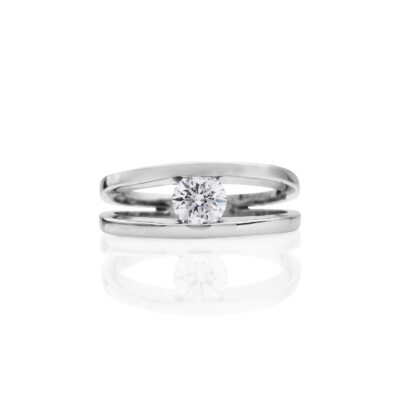 Millennium ring * THIS RING CANT BE RESIZED* Front