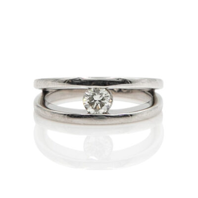 Millennium ring * THIS RING CANT BE RESIZED* Front