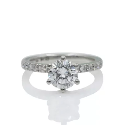 6 Claw with Diamond Collar and Side Stones