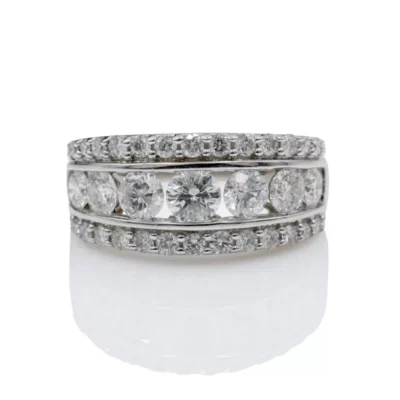 Graduated Diamond Ring